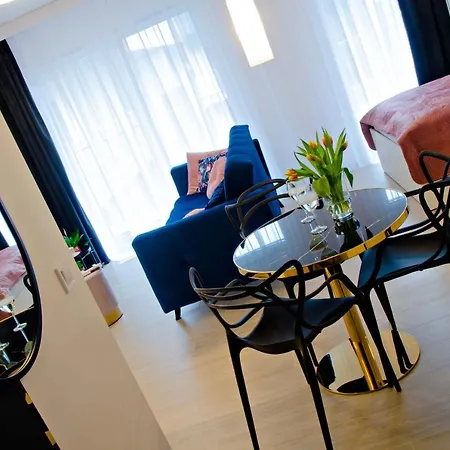 Cherub Apartment *